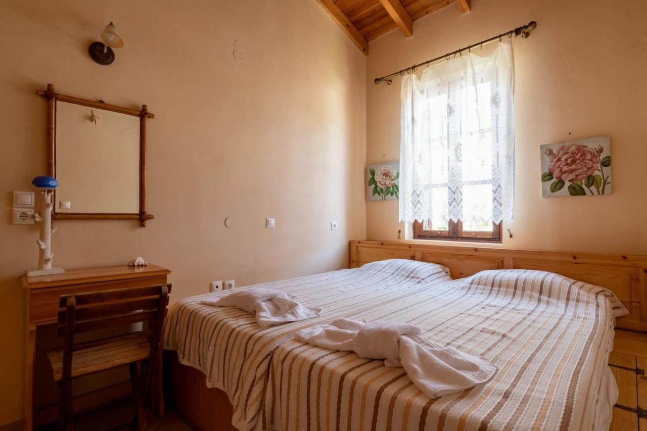 Villa Leleka Chalki Town Zewnętrze zdjęcie